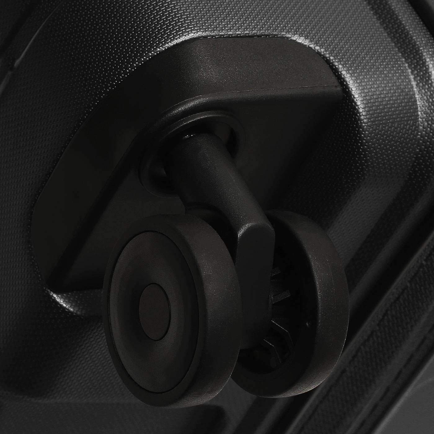 Чемодан средний M из полипропилена Eberhart Link