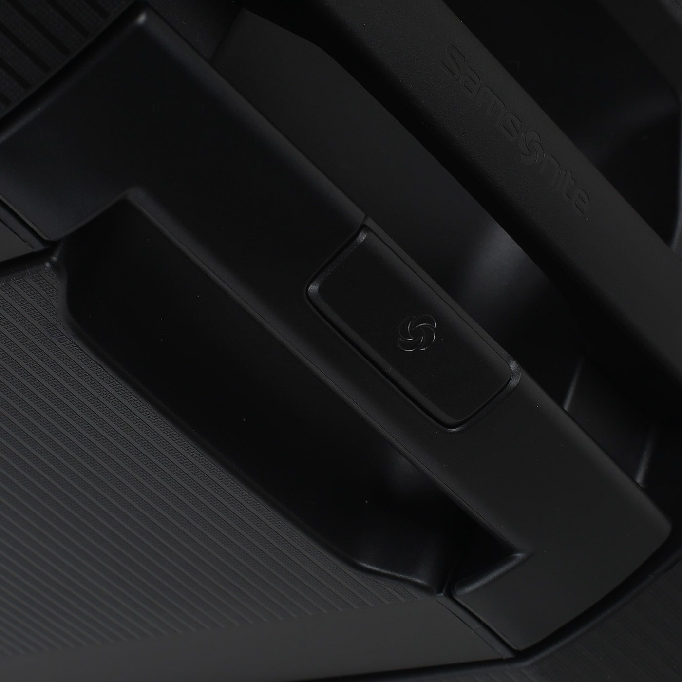 Чемодан средний M из полипропилена с кодовым замком Samsonite Magnum ECO