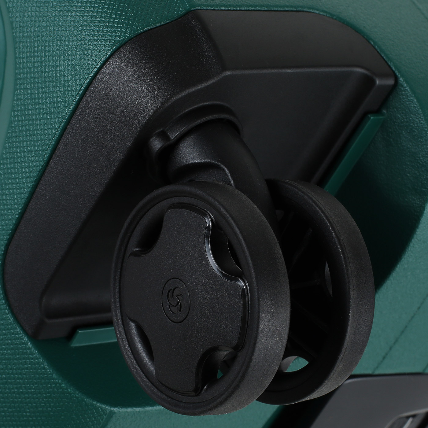 Чемодан средний M из полипропилена Samsonite Essens