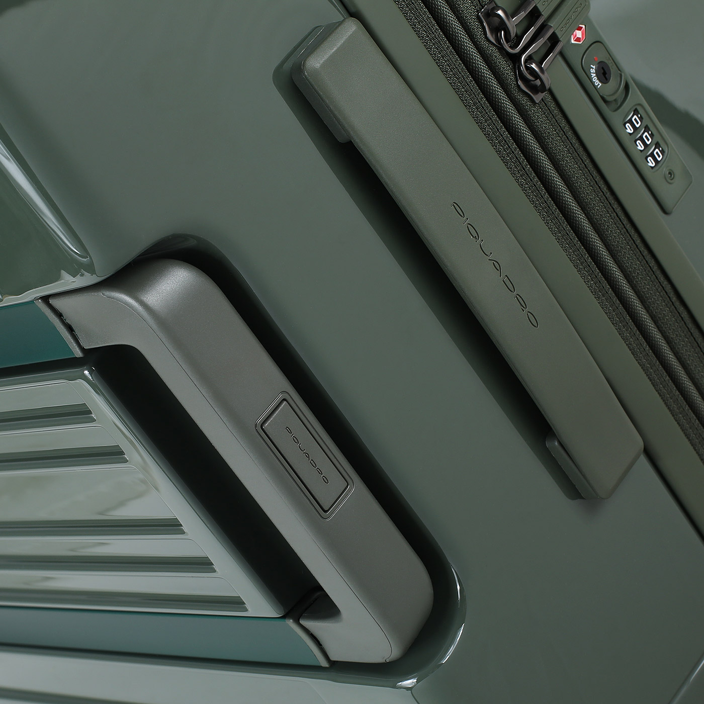 Чемодан большой L из поликарбоната Piquadro PQ Light