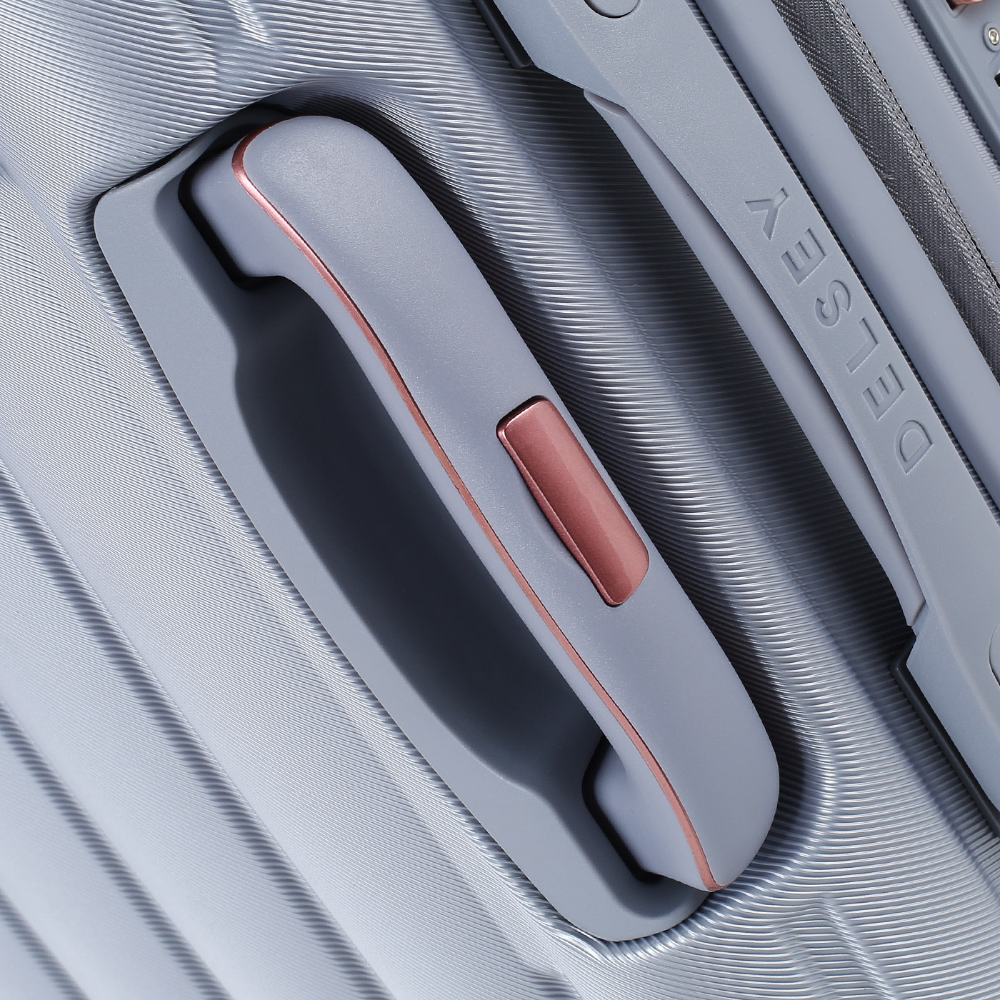 Чемодан средний M из поликарбоната Delsey Shadow 5.0